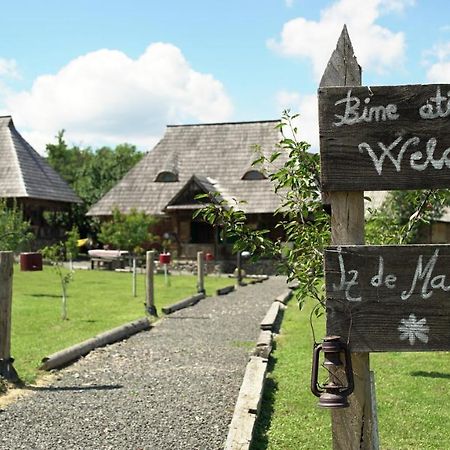 Iz De Maramures Rural Hotel (Adults Only) Surdesti  Luaran gambar
