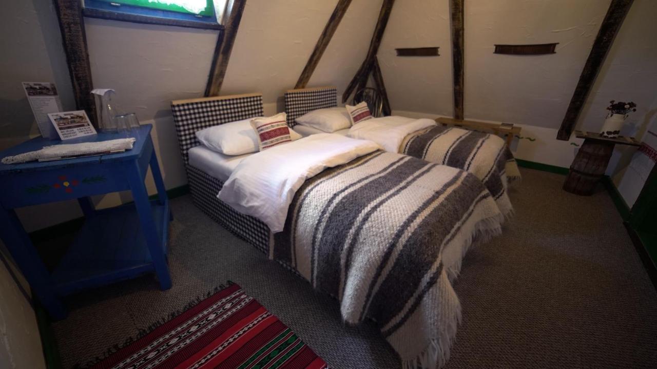 Iz De Maramures Rural Hotel (Adults Only) Surdesti  Luaran gambar