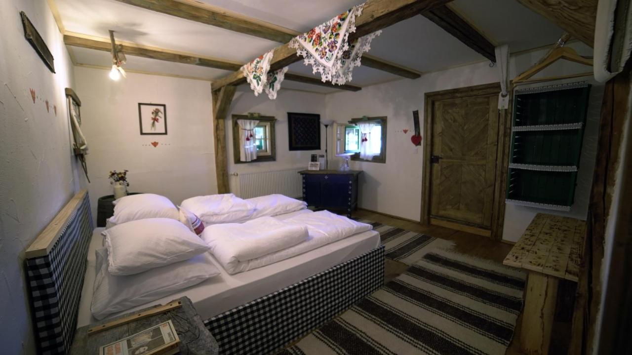 Iz De Maramures Rural Hotel (Adults Only) Surdesti  Luaran gambar