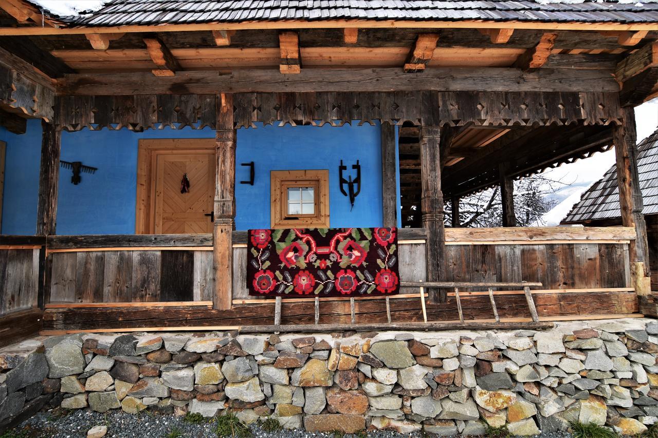 Iz De Maramures Rural Hotel (Adults Only) Surdesti  Luaran gambar