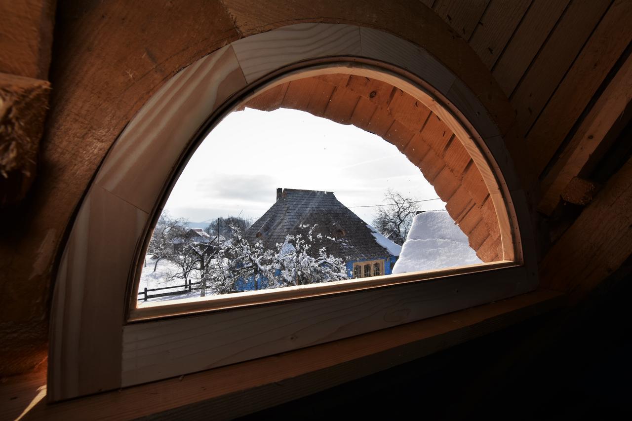 Iz De Maramures Rural Hotel (Adults Only) Surdesti  Luaran gambar